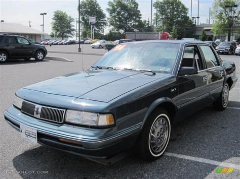 1996 Medium Sea Green Metallic Oldsmobile Cutlass Ciera SL Sedan ...