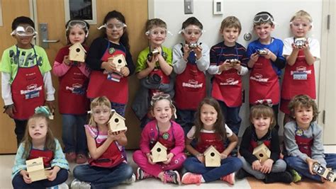 Molino Park Elementary Students Build Birdhouses : NorthEscambia.com