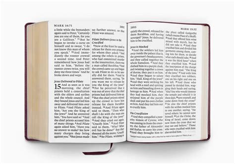 ESV Super Giant Print Bible (TruTone, Burgundy) ESV, English Standard Version 9781433558832 ...