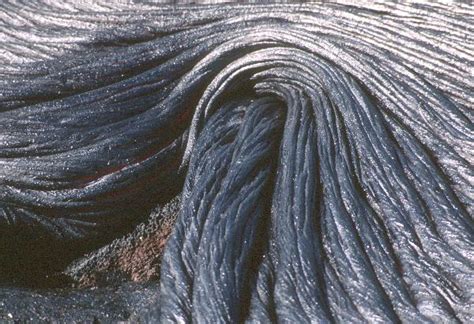 Pahoehoe lava. Photos and brief explanation