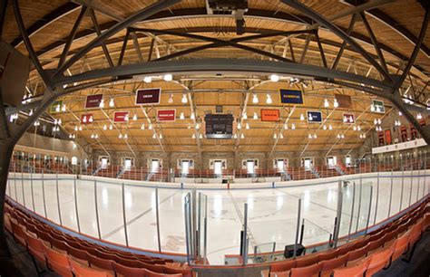 The 10 Coolest Hockey Rinks in the World | Complex