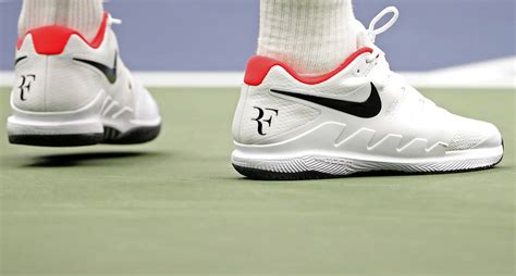 Roger Federer regains ownership of his iconic 'RF' logo from former kit ...