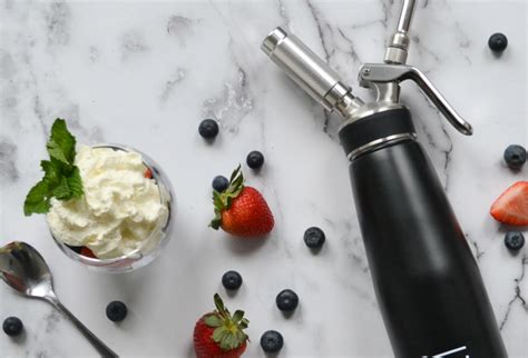 6 Tips on How To Properly Use a Whipped Cream Dispenser - 2024 Guide ...