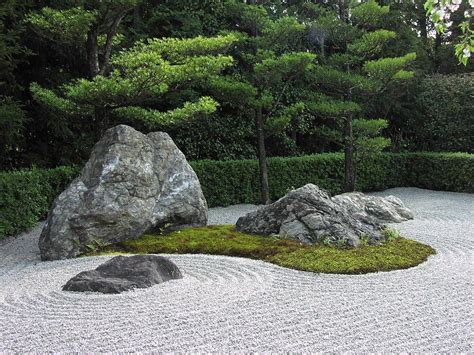 Rocks, moss, pebbles... everything zen | Japanese garden, Japanese rock garden, Zen rock garden