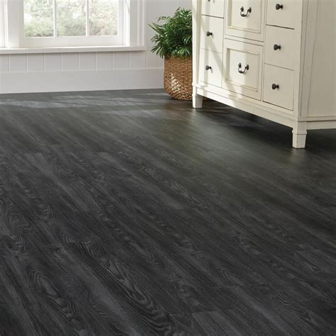 Dekorman Madison Noble Black Oak 28 MIL x W x 60 L Click Lock ...