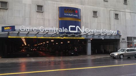 Montréal Gare Centrale | Outside the station on Rue de la Ga… | Flickr