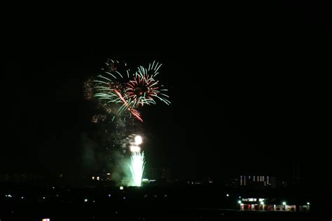 ITAMI Fireworks (from Osaka International Airport (ITM/RJO… | Flickr