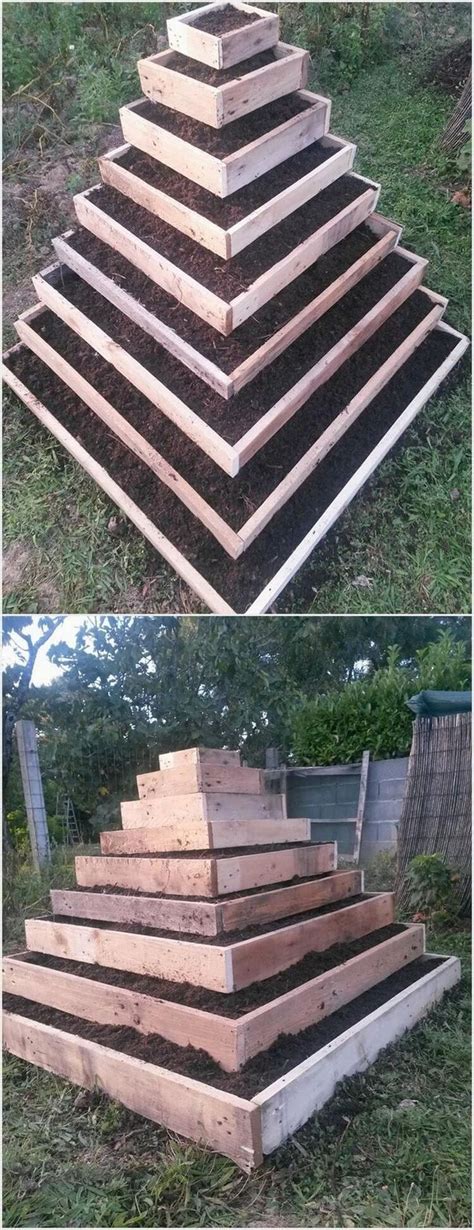 This is quite an innovative looking pallet gardening planter project ...