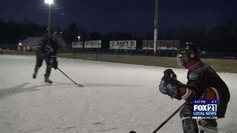 Great Outdoors: Hockey 'Rink Rats' Enjoy Cold - Fox21Online