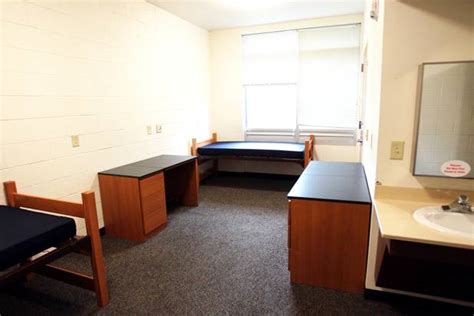 UNLV Dorms - A triple dorm room inside the Dayton Complex for freshman ...