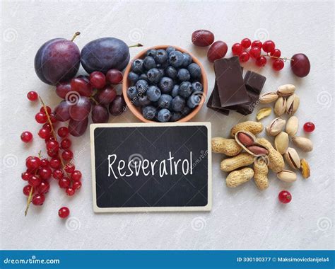 Resveratrol Rich Foods, Foods Containing Resveratrol Include Grapes, Berries, Chocolate, Nuts ...