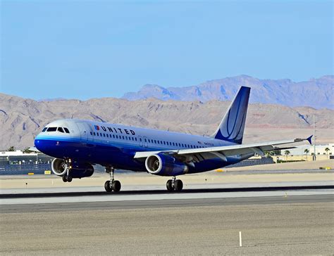 United Airlines Airbus A320 Returns To Mexico City Due To Fuel Pressure Imbalance