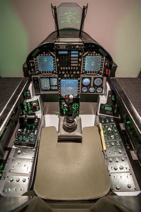 F-18-Simulator-Cockpit-7318-resized - Skies Mag