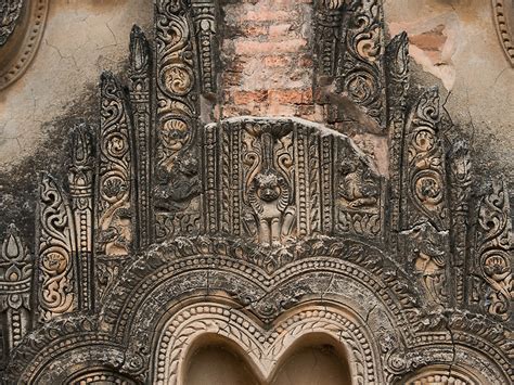 stucco sculpture in bagan | Thuta Travel