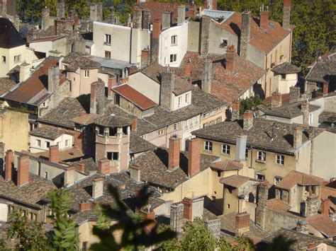 Rooftops of Old Lyon – Taran's Tales