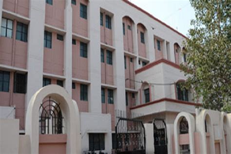 Shri Vaishnav Vidyapeeth Vishwavidyalaya, Indore: Admission, Fees ...