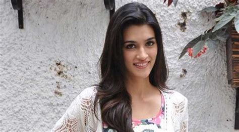 Kriti Sanon celebrates Filmfare award | Bollywood News - The Indian Express