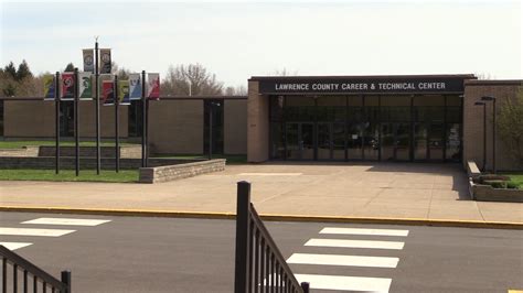 2 students in custody after stolen gun found in backpack at vo-tech school in New Castle