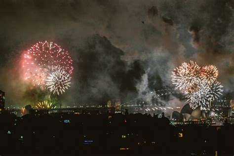 Fireworks Display at Sydney Opera House · Free Stock Photo