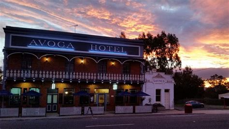 The Avoca Hotel, Avoca Review