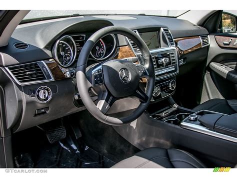 2015 Mercedes-Benz ML 350 Interior Color Photos | GTCarLot.com