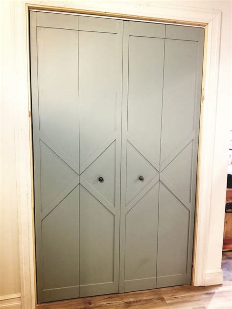 Closet Door Makeover | Closet door makeover, Bifold doors makeover, Diy ...