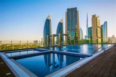 7 Rooftop Pools in Dubai With Killer Views | insydo