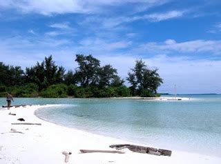 Keindahan Pantai Karimunjawa, Jepara ~ The Amazing Indonesiaku