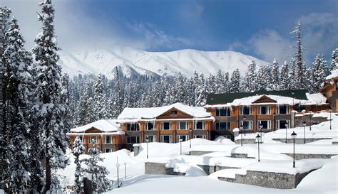 These Stunning Photographs Show How Kashmir Turns Into A Snowy Wonderland During Winters