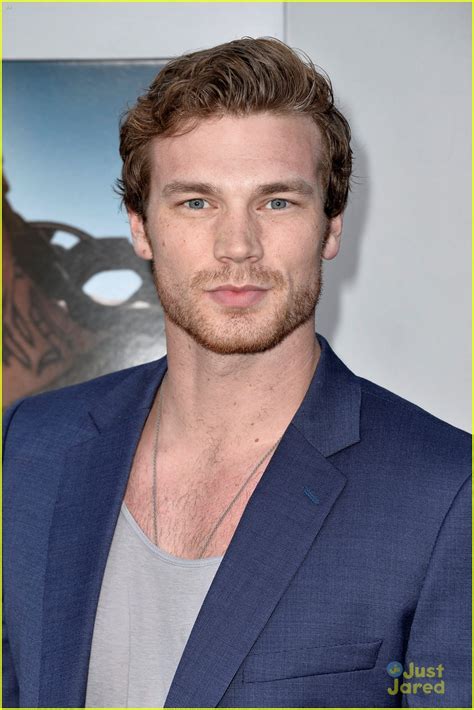 Full Sized Photo of derek theler elysium premiere 01 | Derek Theler ...