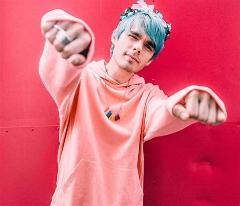 Awsten Knight Bio, Affair, Single, Net Worth, Ethnicity, Salary, Age