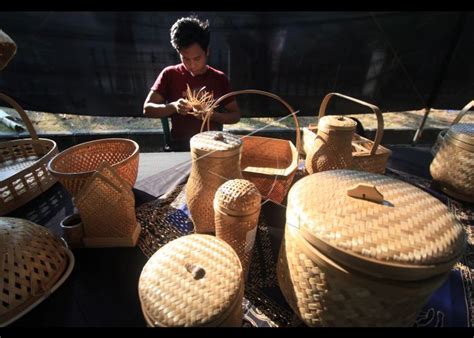 Kerajinan Anyaman Bambu | ANTARA Foto