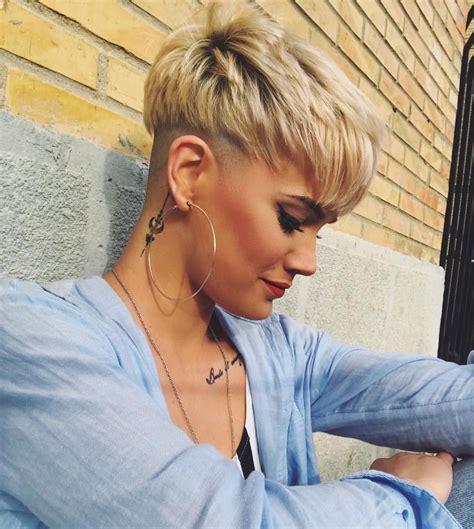 10 Stilvolle Pixie Haircuts, Undercut Frisuren - Frauen Kurze Haare Für ...