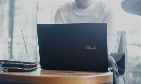 The ASUS ZenBook Flip S will make you feel like a big shot - GadgetMatch