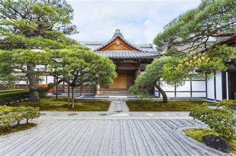 Ginkakuji (Silver Pavilion) - GaijinPot Travel