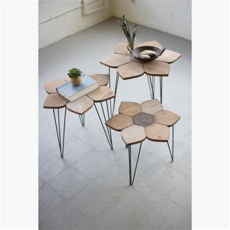 Beautiful wooden flower tables. 🌼 | Wooden flowers, Wooden tops, Table
