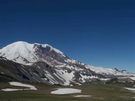 Best Hikes in Mount Rainier National Park - The Planet D