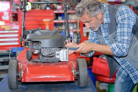 Lawn Mower Maintenance Checklist: 7 Tips for Keeping your Machine in ...