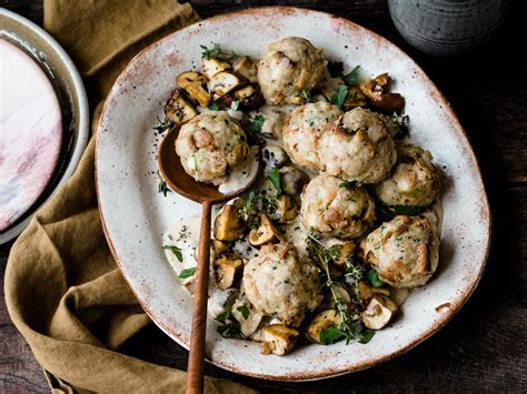 Vegan Bread Dumplings with Mushroom Sauce recipe | Eat Smarter USA