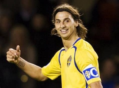 top footballer wallpaper: Zlatan Ibrahimovic Sweden Jersey Pictures