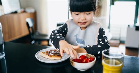 A Dietitian Explains Intuitive Eating for Kids