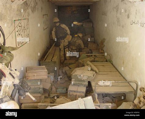 Navy seals afghanistan 2002 hi-res stock photography and images - Alamy