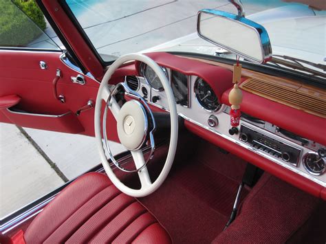 1966 MBZ 230SL Interior | Classic sports cars, Mercedes benz, Benz