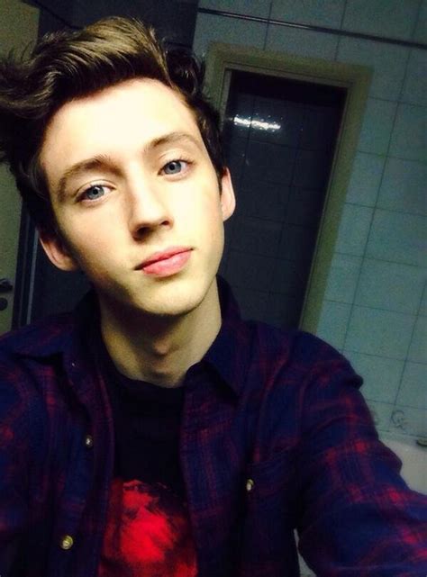 Troye Sivan - Free2Music