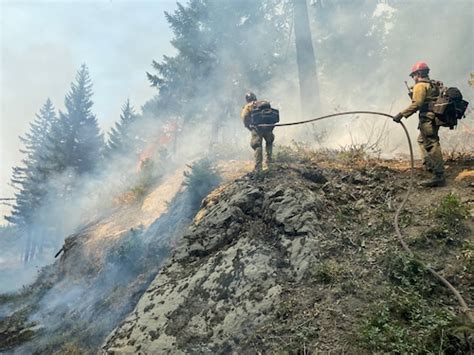 48 homes destroyed in 1 of 4 Oregon wildfires; over 34,000 acres ...