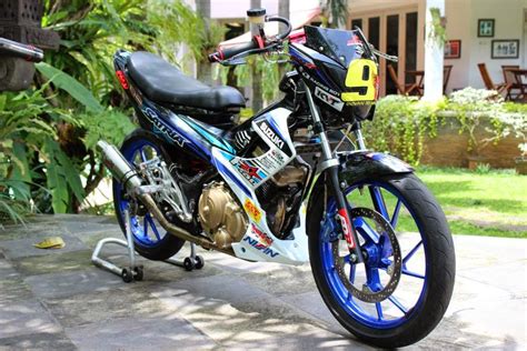 Suzuki Racing Team Indoprix at Rolling Stone Cafe | CarDuzz