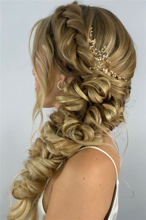 Side braid boho hairstyle. Accessories: @SWEETV #hairstyle #bride ...