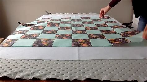 Beginner Quilt: Basting the Quilt (2 of 4) - YouTube