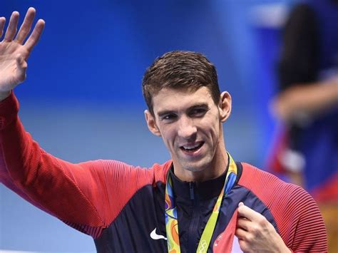 Michael Phelps loses 2 world records | theScore.com