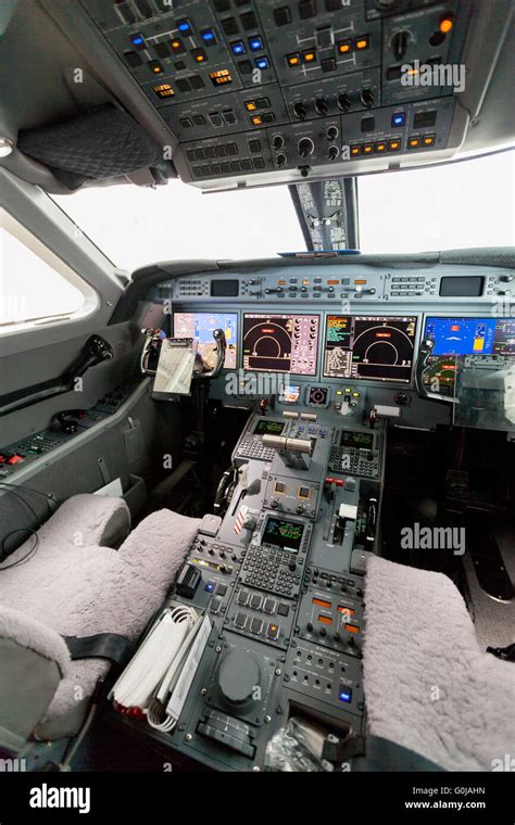 Inside View Cockpit Airplane Aircraft High Resolution Stock Photography and Images - Alamy